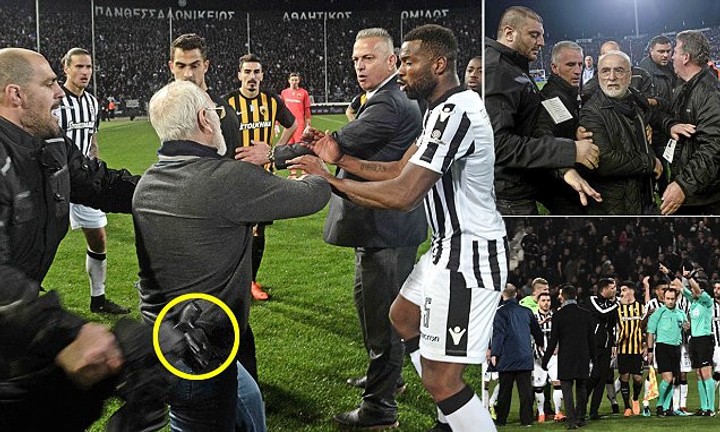 Prezident klubu PAOK Savvidis vtrhol na trávnik s pištolou. Duel proti AEK nedohrali